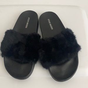 Fuzzy slides. Steve Madden